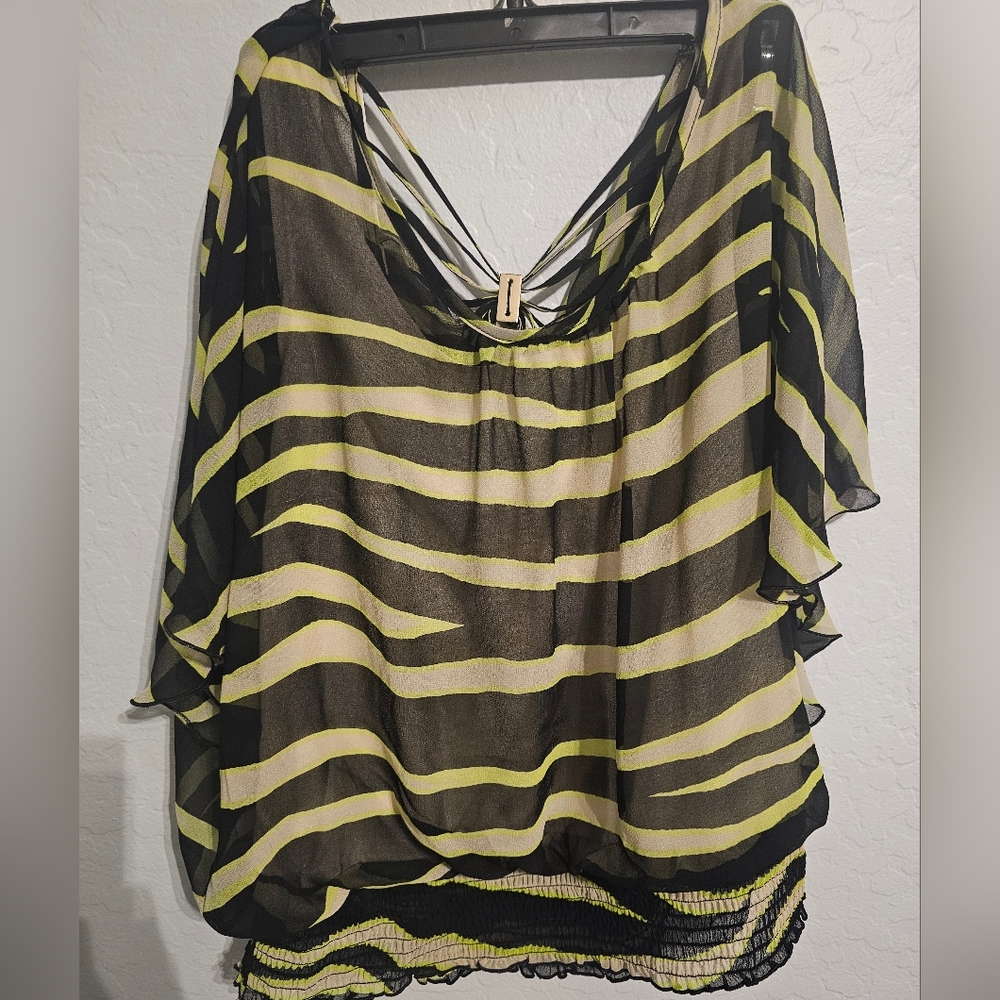 Thalia Sodi Black and Cream Top